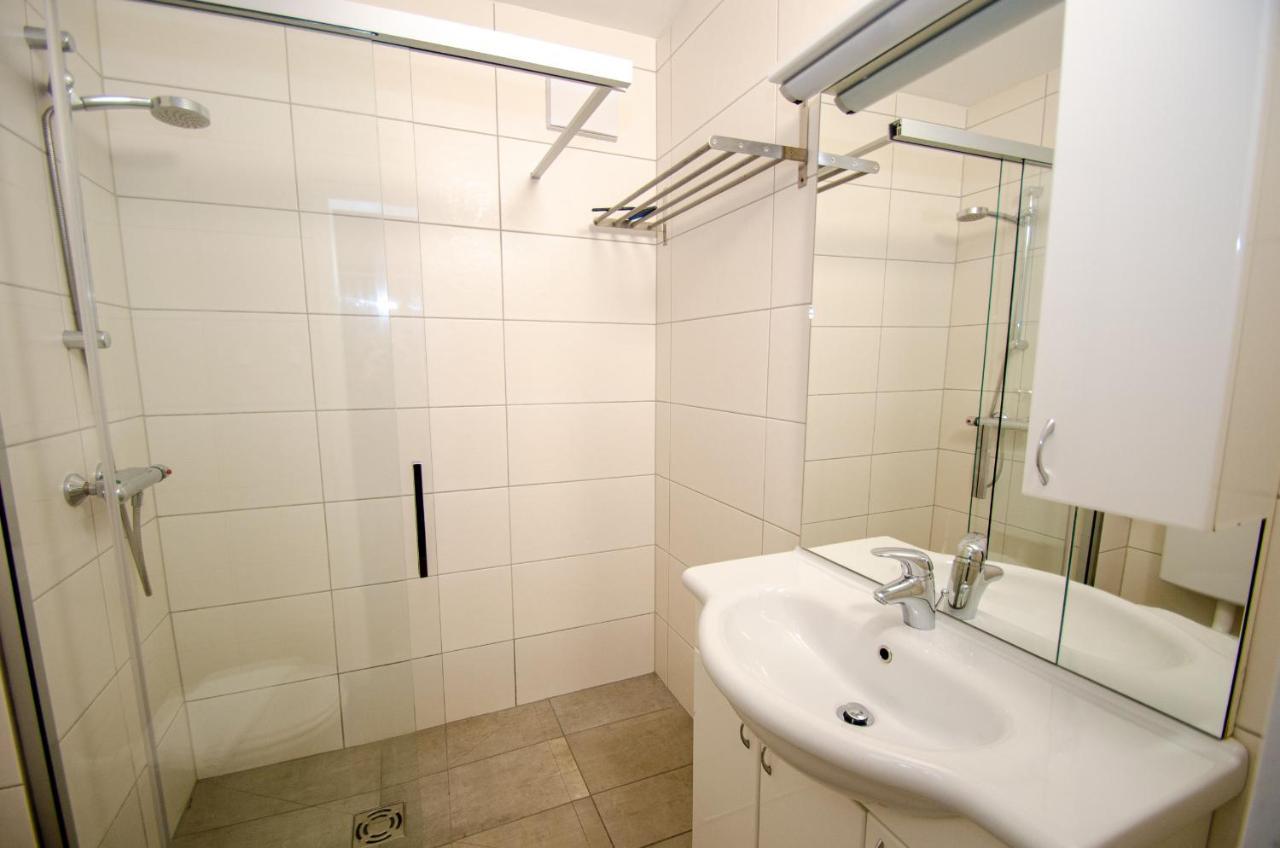 Low Budget Apartment Kitz 10 Капрун Екстериор снимка